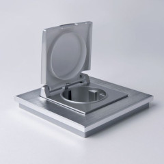 Розетка влагозащ. с зазем. с защит. крышкой и шторками (серебряный) W1171206